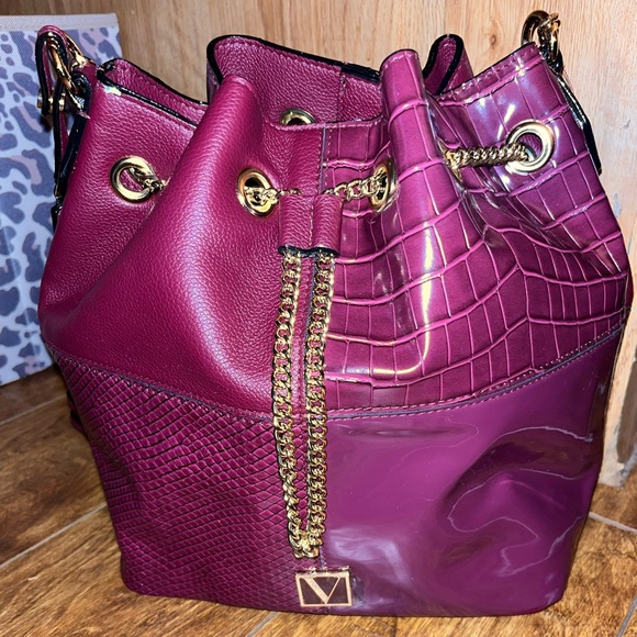 NWOT The Victoria Bucket Bag - Picture 7 of 7